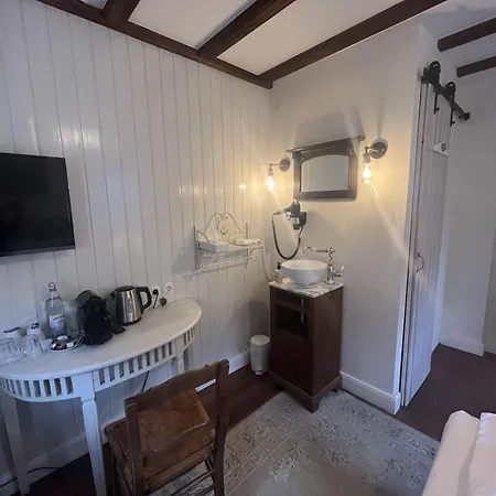 Alte Schreinerei Boutique 3*
